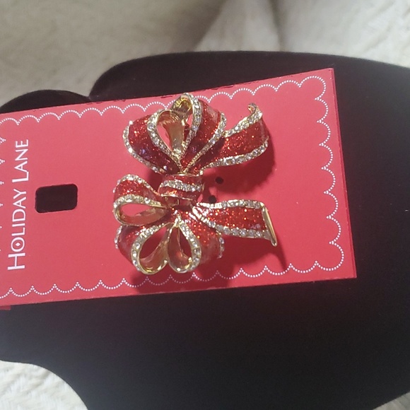 HOLIDAY LANE CHRISTMAS PIN / BROOCH BEAUTIFUL BOW LOADED WITH CRYSTAL - Picture 2 of 4